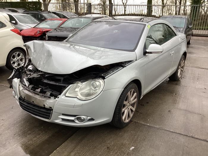 Używane Reflektor lewy Volkswagen Eos (1F7/F8) 2.0 TFSI 16V Cena € 100,00 Procedura marży oferowane przez Gebr Opdam B.V.
