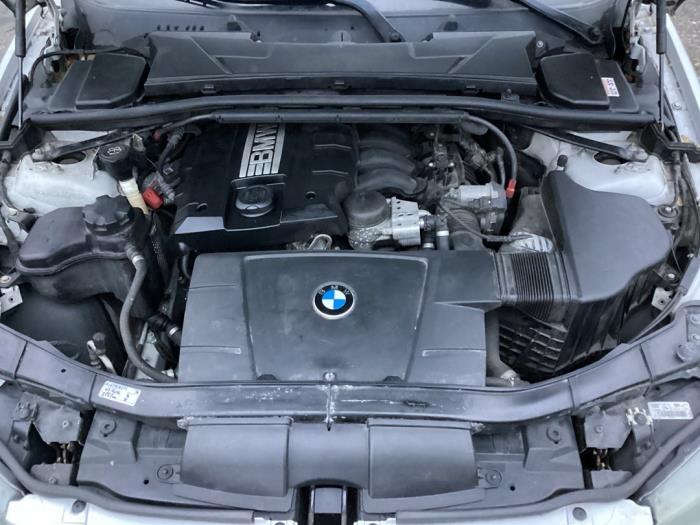 Gebrauchte Luftfiltergehäuse BMW 3 serie (E90) 320i 16V Preis € 75,00 Margenregelung angeboten von Gebr Opdam B.V.
