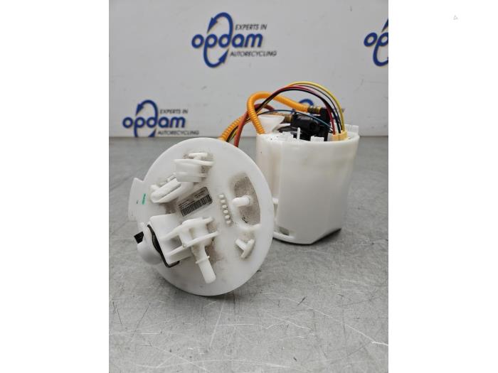 Usagé Pompe essence Mercedes A Limousine (177.1) 1.3 A-180 Turbo Prix € 75,00 Règlement à la marge proposé par Gebr Opdam B.V.