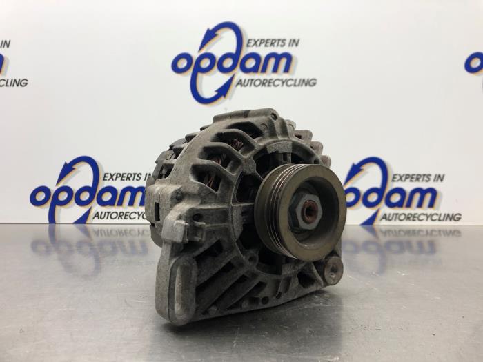 Used Dynamo Renault Clio II (BB/CB) 1.2 16V Price € 50,00 Margin scheme offered by Gebr Opdam B.V.