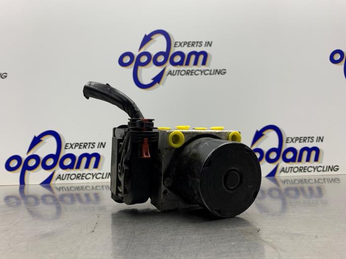 Usagé Pompe ABS Seat Ibiza III (6L1) 1.4 16V 100 Prix € 125,00 Règlement à la marge proposé par Gebr Opdam B.V.