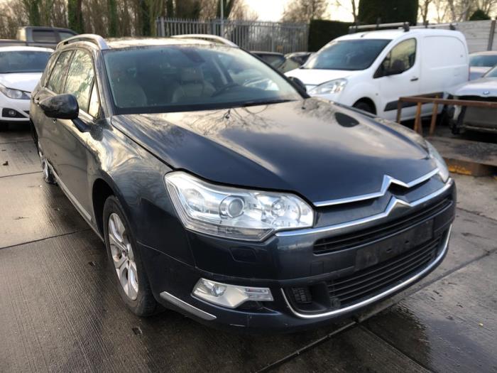 Używane Reflektor prawy Citroen C5 III Tourer (RW) 2.0 16V Cena € 350,00 Procedura marży oferowane przez Gebr Opdam B.V.