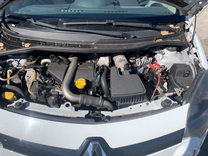 Usagé Bloc ABS Renault Twingo II (CN) 1.5 dCi 90 FAP Prix € 150,00 Règlement à la marge proposé par Gebr Opdam B.V.