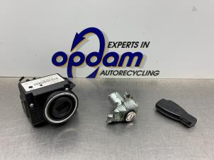 Begagnade Cylinderlåsuppsättning (komplett) Mercedes B (W245) 2.0 B-200 16V Pris € 125,00 Marginaltabell erbjuds av Gebr Opdam B.V.