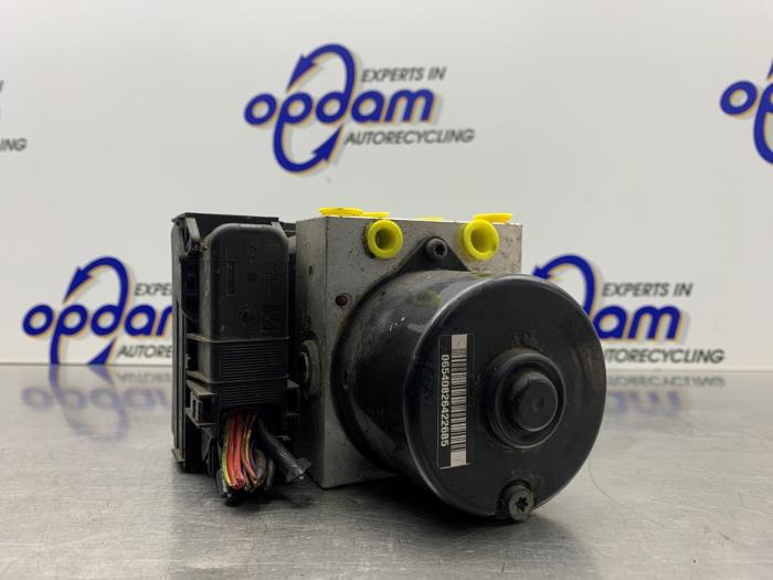 Usagé Pompe ABS Ford C-Max (DM2) 1.8 16V Prix € 125,00 Règlement à la marge proposé par Gebr Opdam B.V.
