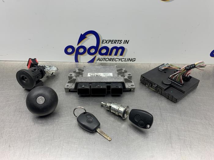 Used Engine management computer Renault Twingo II (CN) 1.2 Price € 350,00 Margin scheme offered by Gebr Opdam B.V.