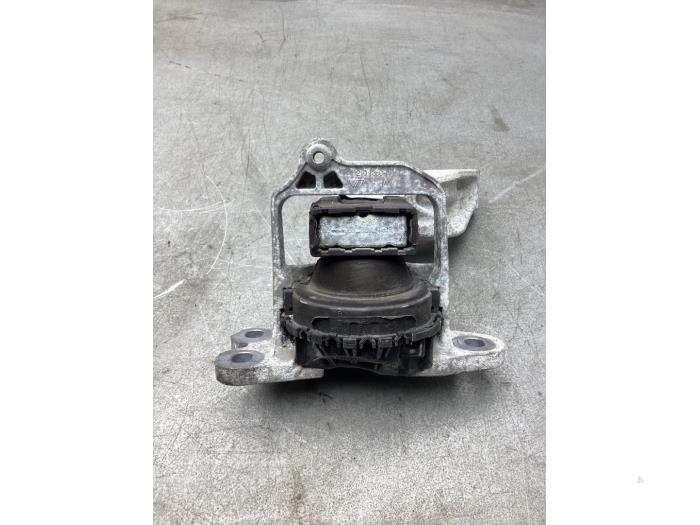 Usagé Support moteur Renault Trafic (1FL/2FL/3FL/4FL) 1.6 dCi 115 Prix € 30,00 Règlement à la marge proposé par Gebr Opdam B.V.