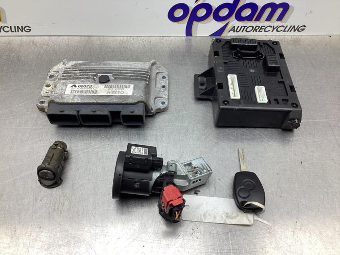 Used Engine management computer Renault Modus/Grand Modus (JP) 1.6 16V Price € 300,00 Margin scheme offered by Gebr Opdam B.V.