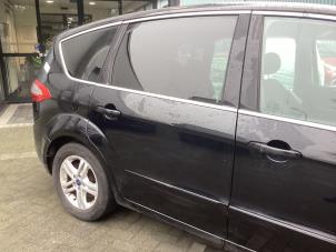 Begagnade Bakdörr, 4-dörrars, höger Ford S-Max (GBW) 1.6 EcoBoost 16V Pris € 350,00 Marginaltabell erbjuds av Gebr Opdam B.V.