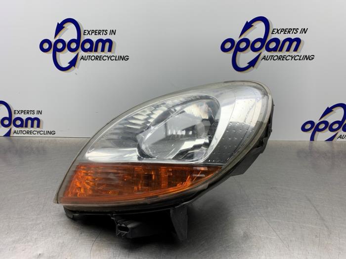Gebrauchte Scheinwerfer links Renault Kangoo Express (FC) 1.5 dCi 60 Preis € 30,00 Margenregelung angeboten von Gebr Opdam B.V.