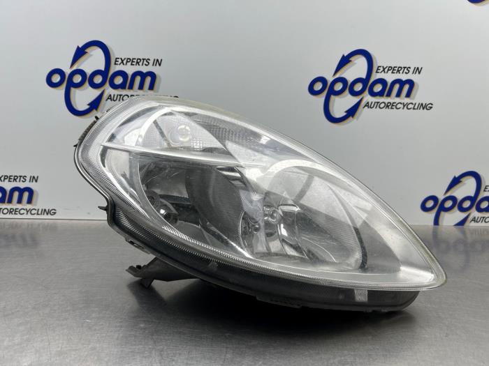 Używane Reflektor prawy Lancia Ypsilon (843) 1.4 Cena € 75,00 Procedura marży oferowane przez Gebr Opdam B.V.