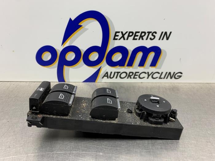Usados Interruptor de ventanilla eléctrica Ford Focus 2 Wagon 1.6 16V Precio € 50,00 Norma de margen ofrecido por Gebr Opdam B.V.