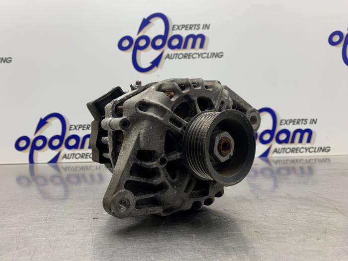 Begagnade Dynamo Hyundai i20 1.4i 16V Pris € 60,00 Marginaltabell erbjuds av Gebr Opdam B.V.