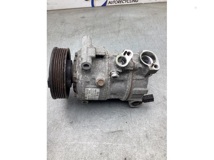 Usagé Compresseur de clim Volkswagen Polo VI (AW1) 1.0 TSI 12V Prix € 125,00 Règlement à la marge proposé par Gebr Opdam B.V.