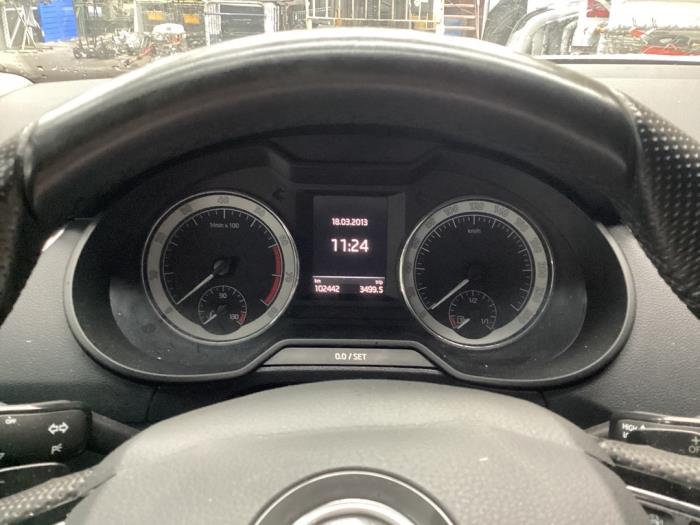 Engine from a Skoda Octavia Combi (5EAC) 1.4 TSI 16V 2017