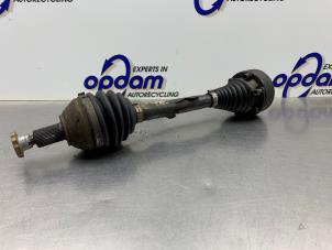 Usados Eje de transmisión izquierda delante Skoda Fabia II Combi 1.2 TDI 12V Greenline Precio € 50,00 Norma de margen ofrecido por Gebr Opdam B.V.
