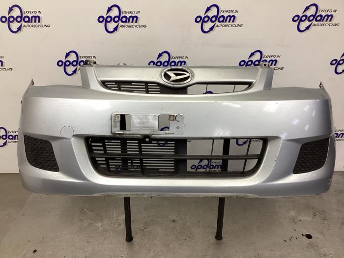 Usados Parachoques Daihatsu Cuore (L251/271/276) 1.0 12V DVVT Precio € 150,00 Norma de margen ofrecido por Gebr Opdam B.V.