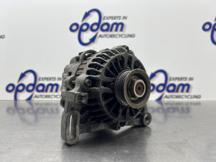Begagnade Dynamo Renault Twingo (C06) 1.2 Pris € 30,00 Marginaltabell erbjuds av Gebr Opdam B.V.