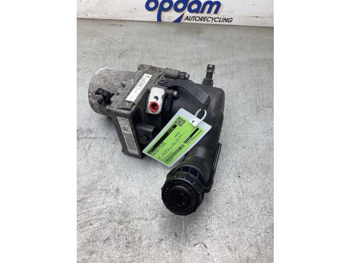 Usagé Pompe de direction Peugeot 508 SW (8E/8U) 1.6 HDiF 16V Prix € 250,00 Règlement à la marge proposé par Gebr Opdam B.V.