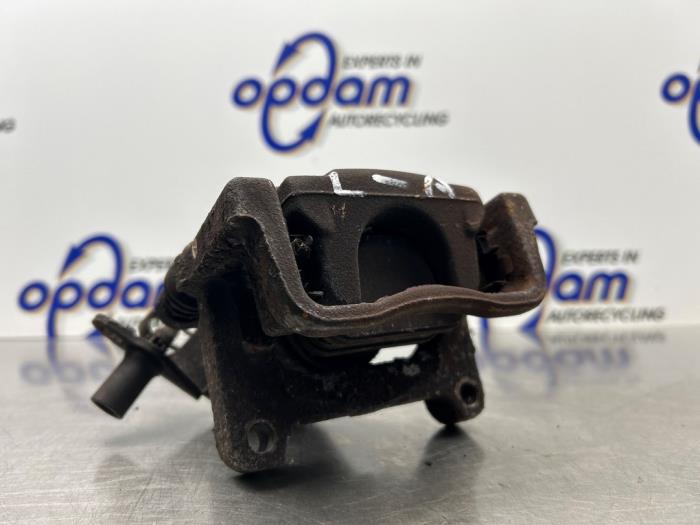Gebrauchte Bremszange links hinten Ford Mondeo IV Wagon 1.6 Ti 16V Preis € 35,00 Margenregelung angeboten von Gebr Opdam B.V.