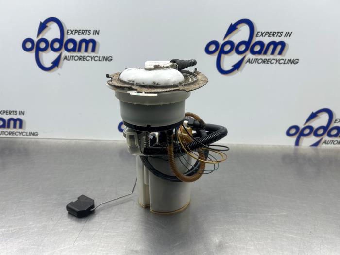 Usagé Pompe essence Volkswagen Passat Variant (3C5) 2.0 FSI 16V Prix € 100,00 Règlement à la marge proposé par Gebr Opdam B.V.