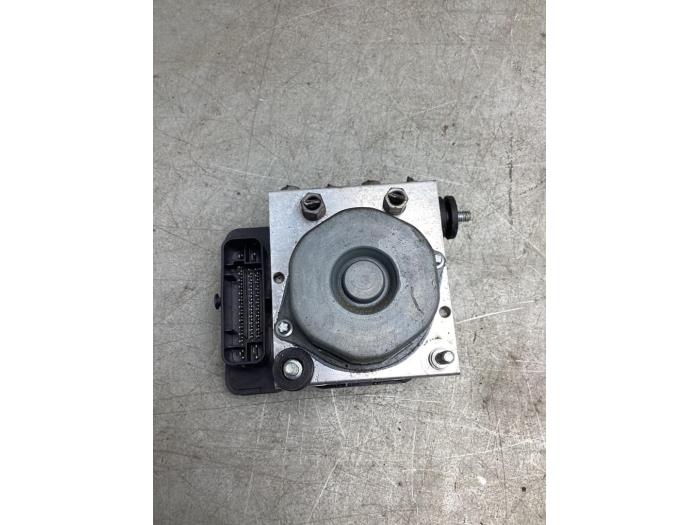 Gebrauchte ABS Pumpe Renault Clio IV Estate/Grandtour (7R) 0.9 Energy TCE 12V Preis € 100,00 Margenregelung angeboten von Gebr Opdam B.V.