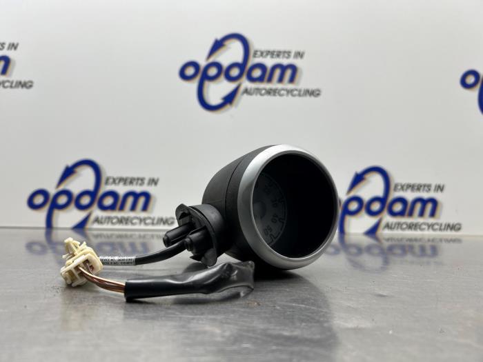 Używane Obrotomierz Opel Agila (B) 1.2 16V Cena € 35,00 Procedura marży oferowane przez Gebr Opdam B.V.