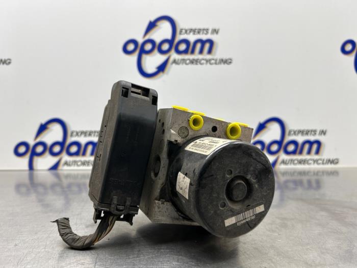 Begagnade ABS-pump Ford Fiesta 6 (JA8) 1.25 16V Pris € 200,00 Marginaltabell erbjuds av Gebr Opdam B.V.