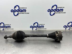 Usagé Arbre de transmission avant gauche Volkswagen Caddy IV 2.0 TDI 75 Prix € 150,00 Règlement à la marge proposé par Gebr Opdam B.V.