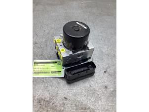 Usados Bomba ABS Volvo V40 (MV) 1.6 T3 GTDi 16V Precio € 100,00 Norma de margen ofrecido por Gebr Opdam B.V.