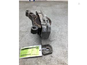 Usados Soporte de motor Volvo V40 (MV) 1.6 T3 GTDi 16V Precio € 30,00 Norma de margen ofrecido por Gebr Opdam B.V.