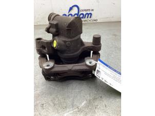 Usados Pinza de freno derecha detrás Volvo V40 (MV) 1.6 T3 GTDi 16V Precio € 50,00 Norma de margen ofrecido por Gebr Opdam B.V.