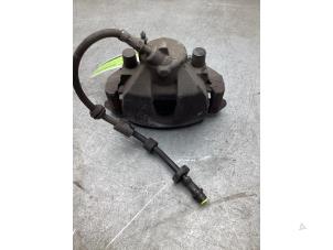 Usados Pinza de freno derecha delante Volvo V40 (MV) 1.6 T3 GTDi 16V Precio € 40,00 Norma de margen ofrecido por Gebr Opdam B.V.