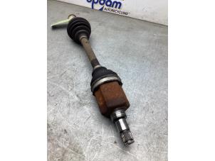 Usados Eje de transmisión izquierda delante Volvo V40 (MV) 1.6 T3 GTDi 16V Precio € 100,00 Norma de margen ofrecido por Gebr Opdam B.V.