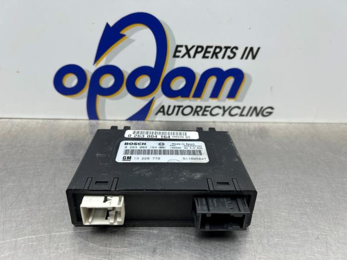 Begagnade PDC-modul Opel Astra H GTC (L08) 1.6 16V Pris € 50,00 Marginaltabell erbjuds av Gebr Opdam B.V.