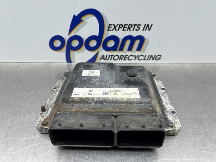 Used Engine management computer Opel Zafira (M75) 1.7 CDTi 16V Price € 300,00 Margin scheme offered by Gebr Opdam B.V.