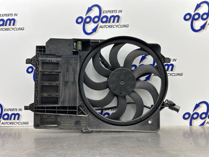 Używane Wentylator BMW Mini (R50/53) 1.6 16V Cooper Cena € 50,00 Procedura marży oferowane przez Gebr Opdam B.V.