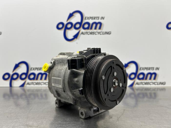 Usagé Compresseur de clim Fiat Panda (169) 1.2, Classic Prix € 49,00 Règlement à la marge proposé par Gebr Opdam B.V.