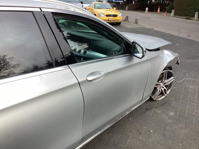Begagnade Framdörr, 4-dörrars, höger Mercedes E Estate (S213) E-200d 2.0 Turbo 16V Pris € 650,00 Marginaltabell erbjuds av Gebr Opdam B.V.