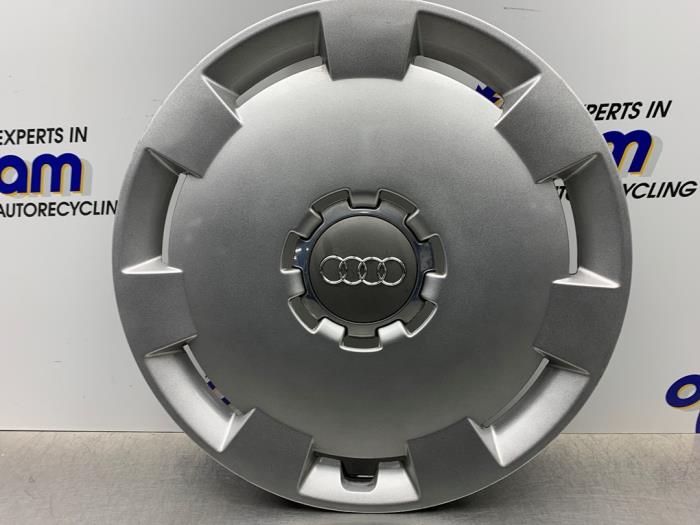 Używane Kolpak Audi A3 Sportback (8PA) 1.4 TFSI 16V Cena € 15,00 Procedura marży oferowane przez Gebr Opdam B.V.