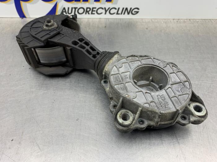 Usados Rodillo tensor correa múltiple Peugeot 207 SW (WE/WU) 1.6 16V Precio € 35,00 Norma de margen ofrecido por Gebr Opdam B.V.