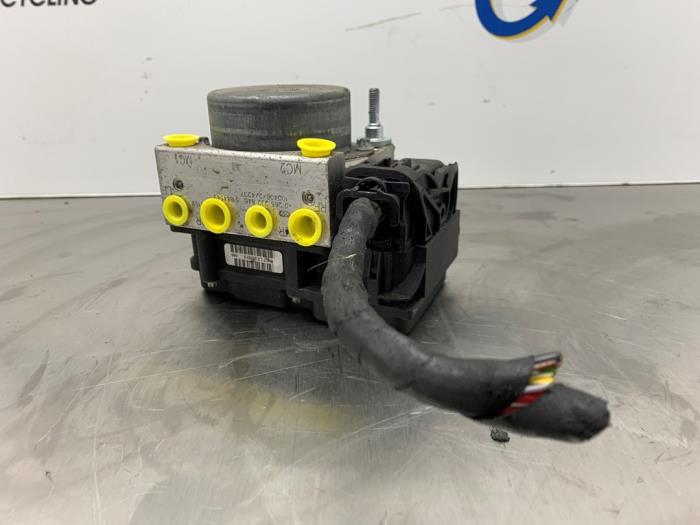 Begagnade ABS-pump Fiat 500C (312) 1.2 69 Pris € 100,00 Marginaltabell erbjuds av Gebr Opdam B.V.