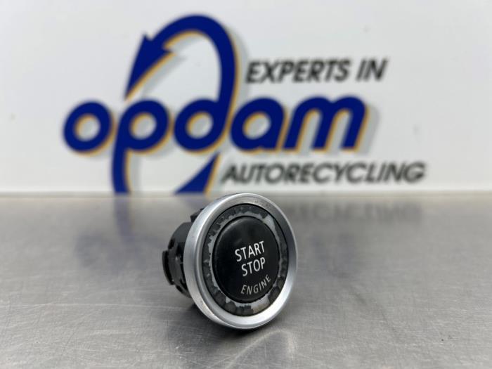 Usagé Commande start/stop BMW 3 serie (E90) 320i 16V Prix € 25,00 Règlement à la marge proposé par Gebr Opdam B.V.