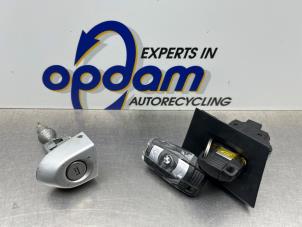 Gebrauchte Schlossset Zylinder (komplett) BMW 3 serie (E90) 320i 16V Preis € 150,00 Margenregelung angeboten von Gebr Opdam B.V.