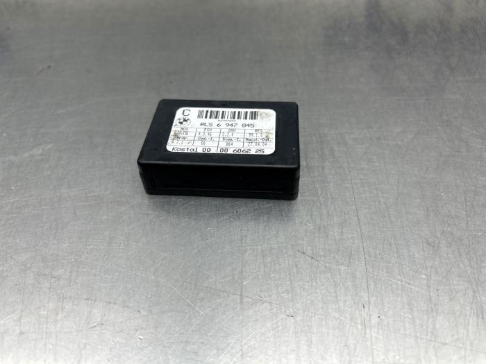 Begagnade Regnsensor BMW 5 serie (E60) 520i 24V Pris € 25,00 Marginaltabell erbjuds av Gebr Opdam B.V.