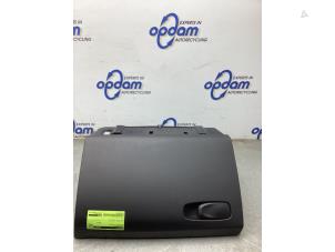 Usagé Boîte à gants Volvo V40 (MV) 1.6 T3 GTDi 16V Prix € 40,00 Règlement à la marge proposé par Gebr Opdam B.V.