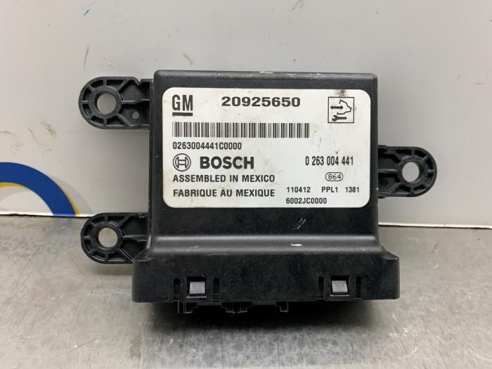 Begagnade PDC-modul Opel Astra J Sports Tourer (PD8/PE8/PF8) 1.6 16V Pris € 40,00 Marginaltabell erbjuds av Gebr Opdam B.V.