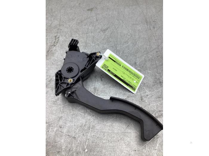 Begagnade Gaspedalsensor Renault Twingo III (AH) 1.0 SCe 75 12V Pris € 30,00 Marginaltabell erbjuds av Gebr Opdam B.V.