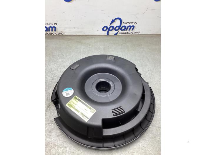 Używane Subwoofer Audi S3 Sportback (8VA/8VF) 2.0 T FSI 16V Cena € 75,00 Procedura marży oferowane przez Gebr Opdam B.V.