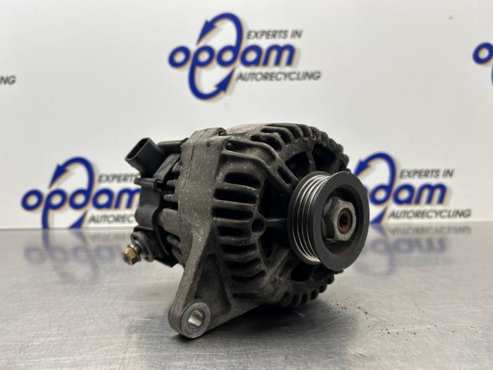 Begagnade Dynamo Nissan Micra (K12) 1.2 16V Pris € 50,00 Marginaltabell erbjuds av Gebr Opdam B.V.